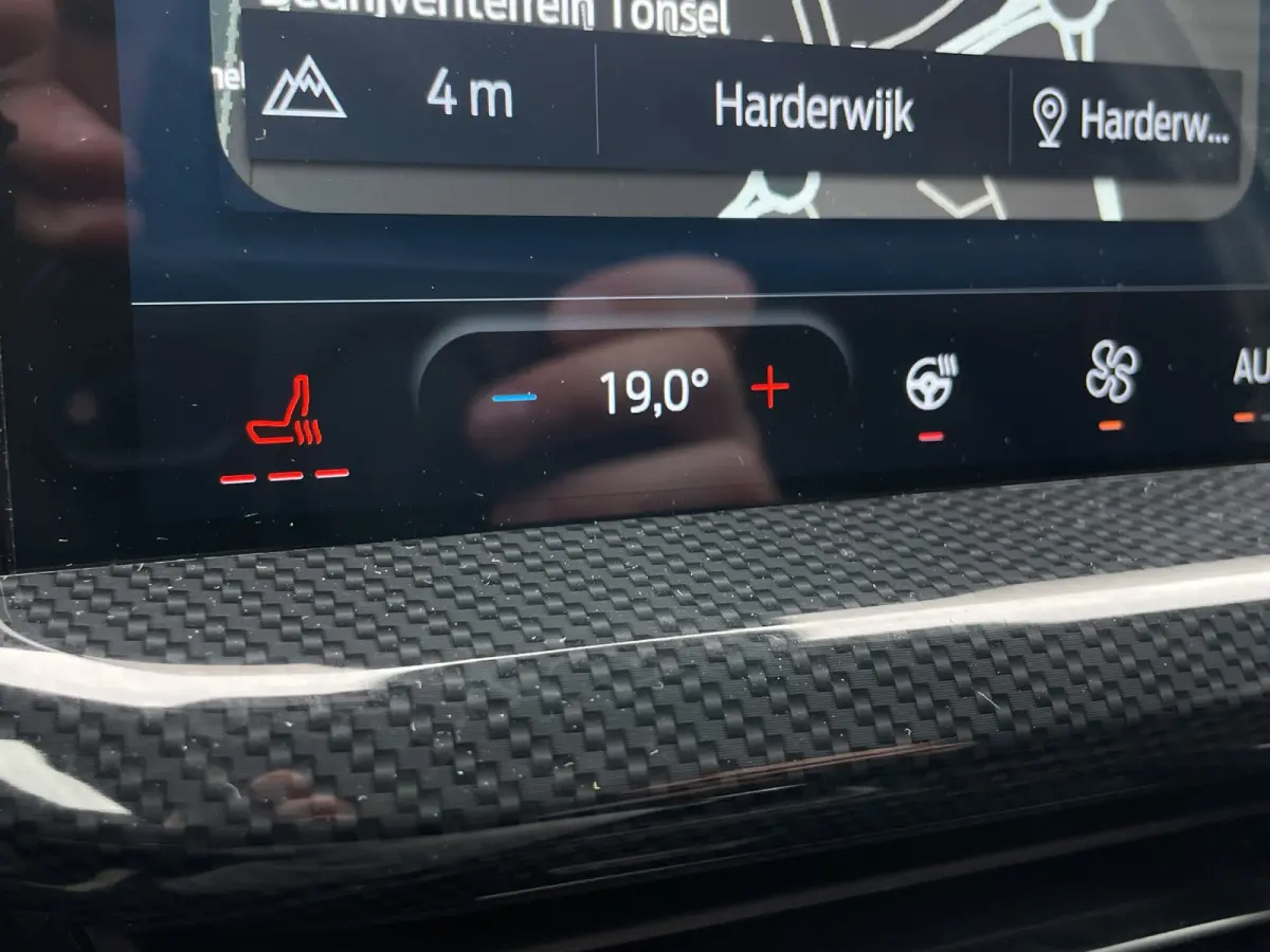 1.0 EcoBoost Hybrid ST Line X Adaptieve cruise | Panoramdak | Stoel- stuurverw. | Carplay | Camera | 18" | AGR