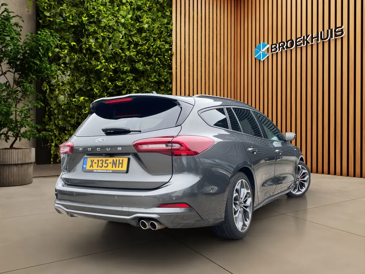 1.0 EcoBoost Hybrid ST Line X Adaptieve cruise | Panoramdak | Stoel- stuurverw. | Carplay | Camera | 18" | AGR