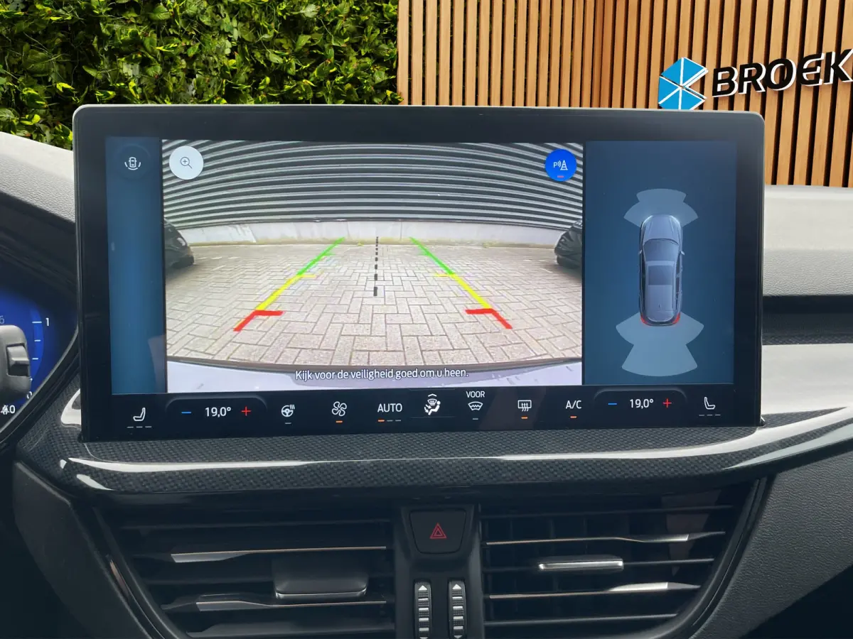 1.0 EcoBoost Hybrid ST Line X Adaptieve cruise | Panoramdak | Stoel- stuurverw. | Carplay | Camera | 18" | AGR