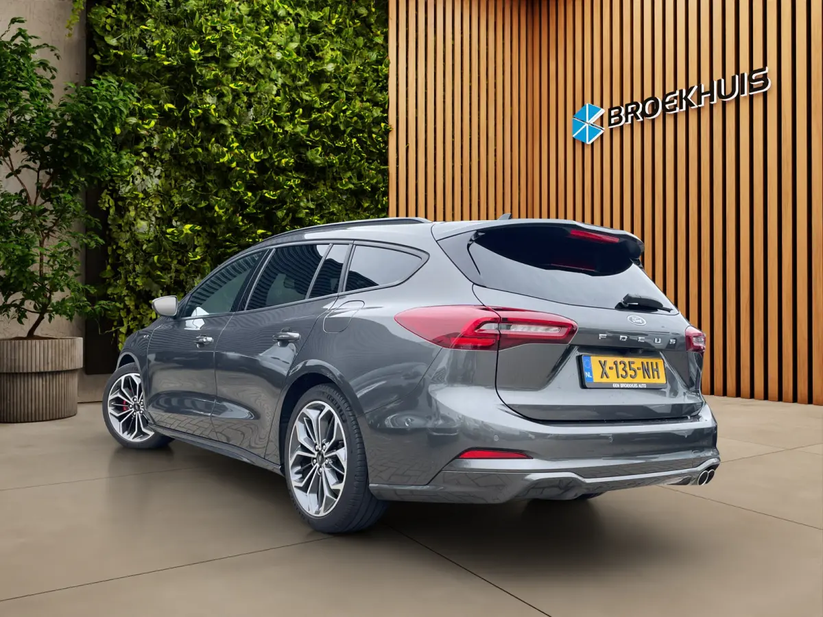 1.0 EcoBoost Hybrid ST Line X Adaptieve cruise | Panoramdak | Stoel- stuurverw. | Carplay | Camera | 18" | AGR