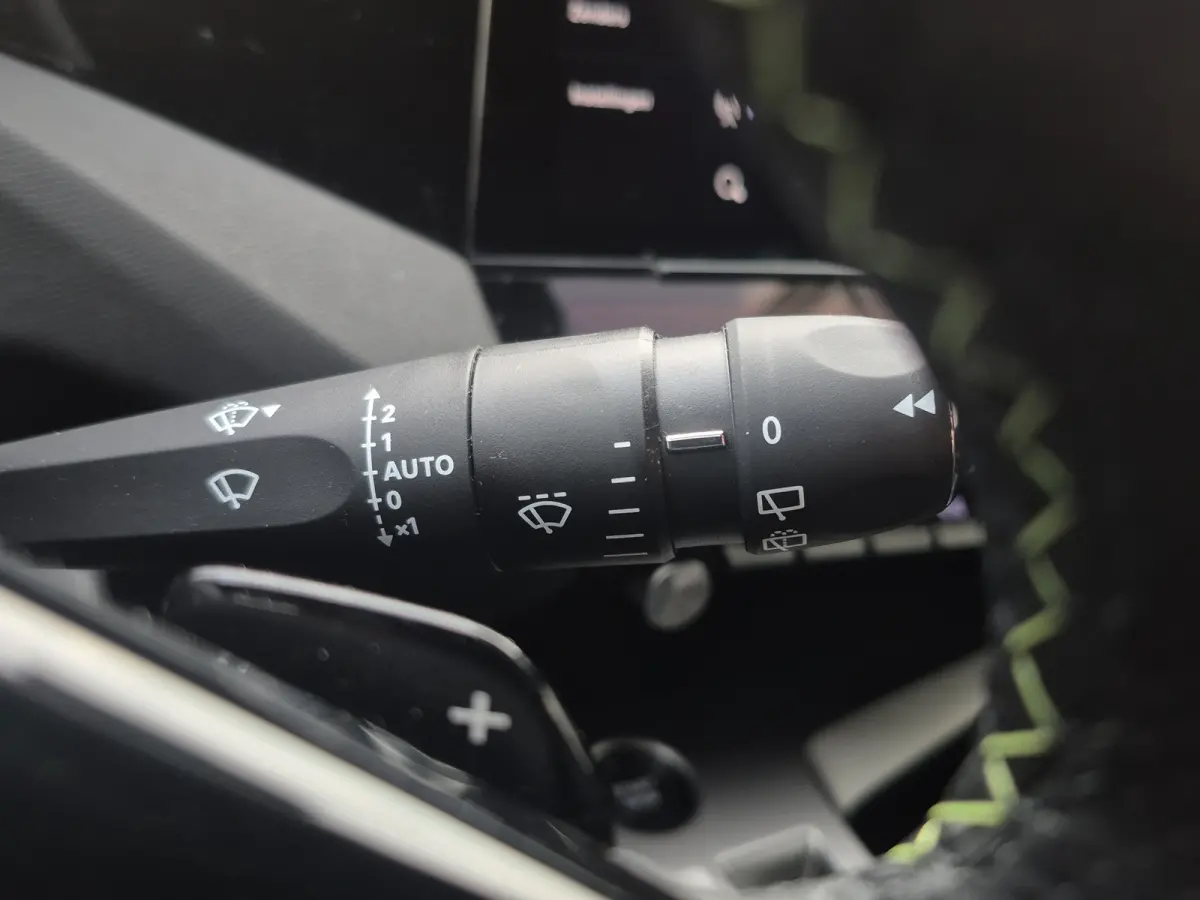 1.2 Hybrid 145 e-DCS6 GT 8 jaar garantie | Elektrische stoelverstelling met geheugen | Stoelmassage | Voorstoelen verwarmd | Stuurwiel verwarming | Apple carplay Android auto | Adaptive crui