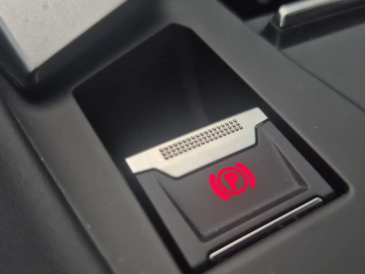1.2 Hybrid 145 e-DCS6 GT 8 jaar garantie | Elektrische stoelverstelling met geheugen | Stoelmassage | Voorstoelen verwarmd | Stuurwiel verwarming | Apple carplay Android auto | Adaptive crui