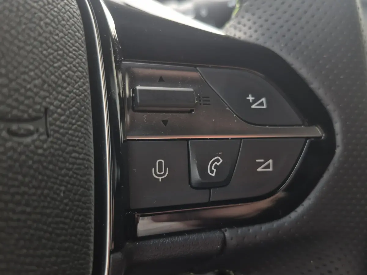 1.2 Hybrid 145 e-DCS6 GT 8 jaar garantie | Elektrische stoelverstelling met geheugen | Stoelmassage | Voorstoelen verwarmd | Stuurwiel verwarming | Apple carplay Android auto | Adaptive crui