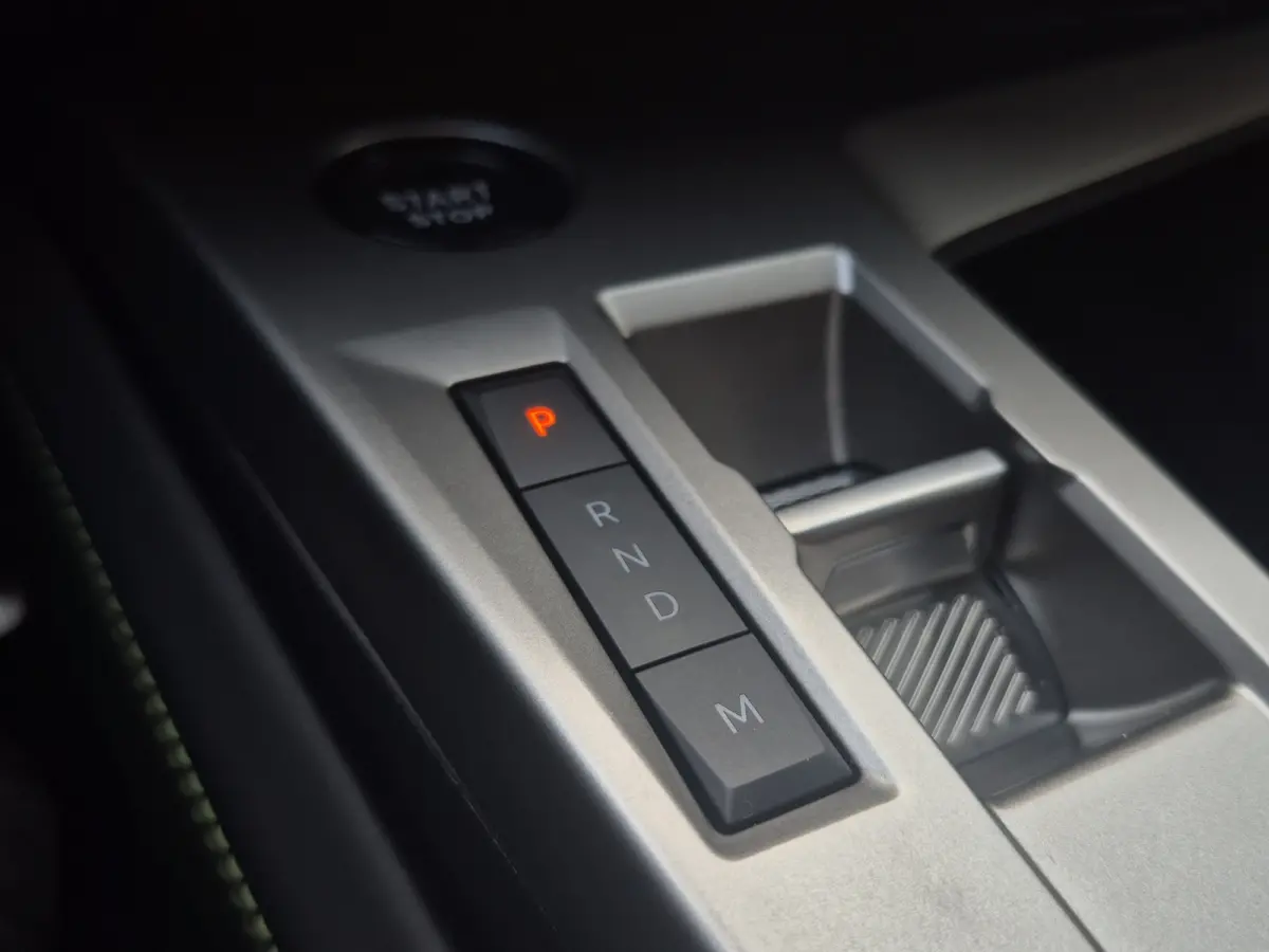 1.2 Hybrid 145 e-DCS6 GT 8 jaar garantie | Elektrische stoelverstelling met geheugen | Stoelmassage | Voorstoelen verwarmd | Stuurwiel verwarming | Apple carplay Android auto | Adaptive crui