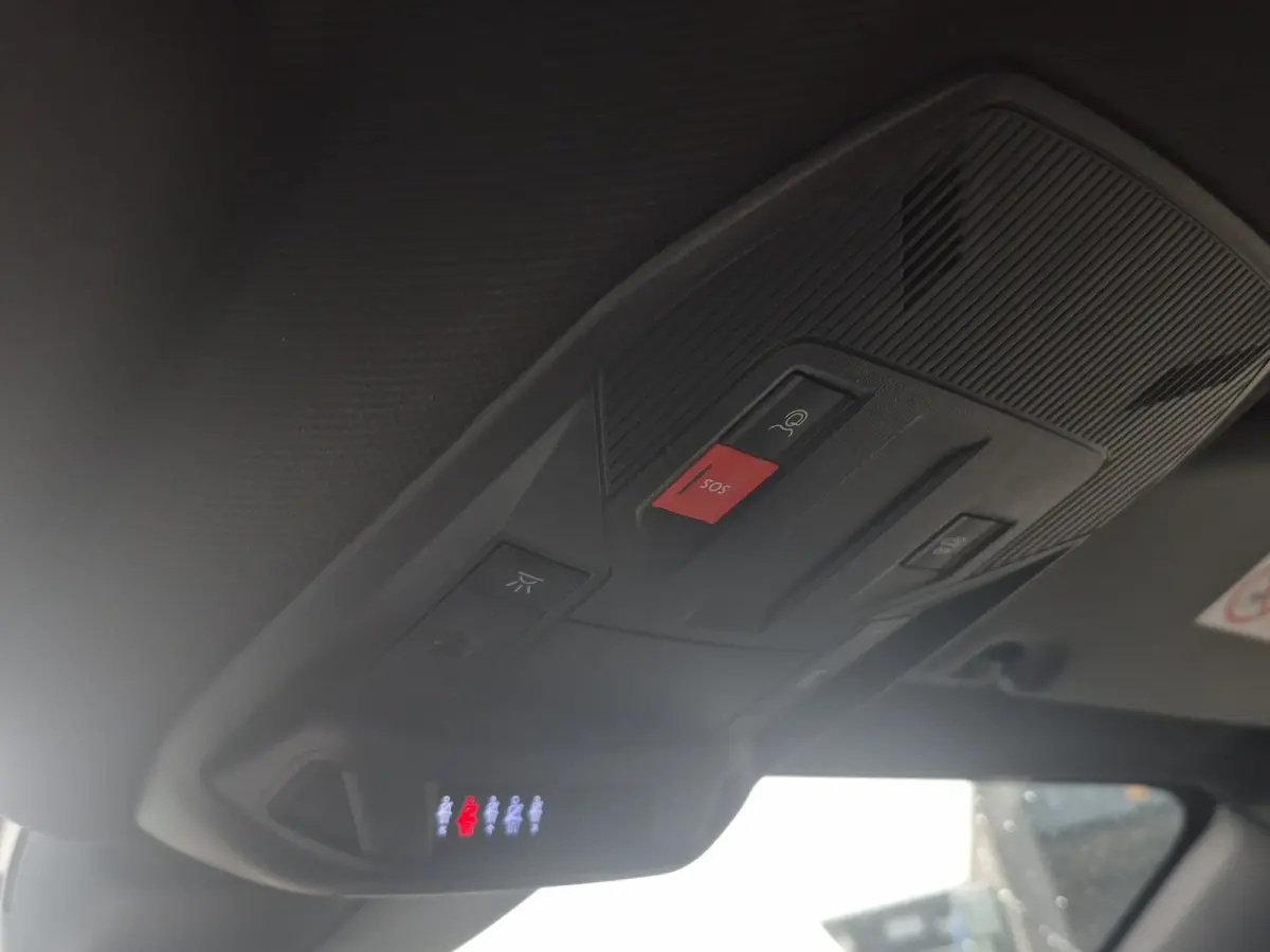 1.2 Hybrid 145 e-DCS6 GT 8 jaar garantie | Elektrische stoelverstelling met geheugen | Stoelmassage | Voorstoelen verwarmd | Stuurwiel verwarming | Apple carplay Android auto | Adaptive crui