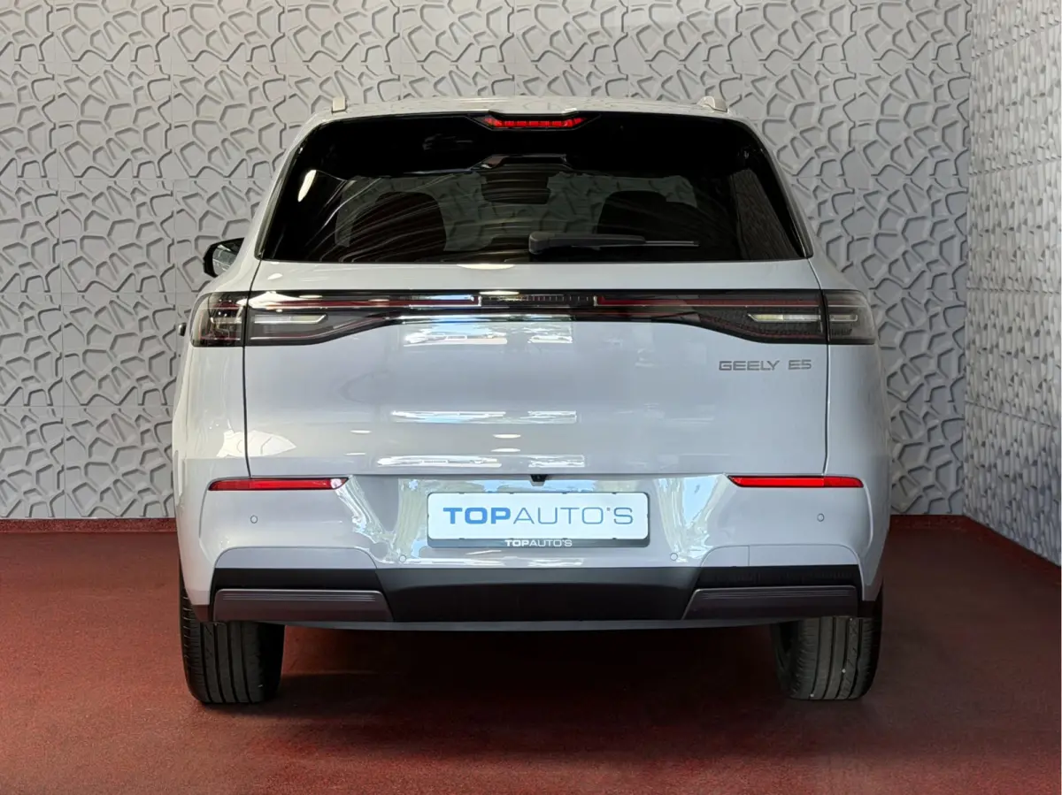 Pro+ 68 kWh | 475 km WLTP | Moonlight Silver 8 Jaar Garantie | 360° Camera | Warmtepomp | Leder | Blind Spot