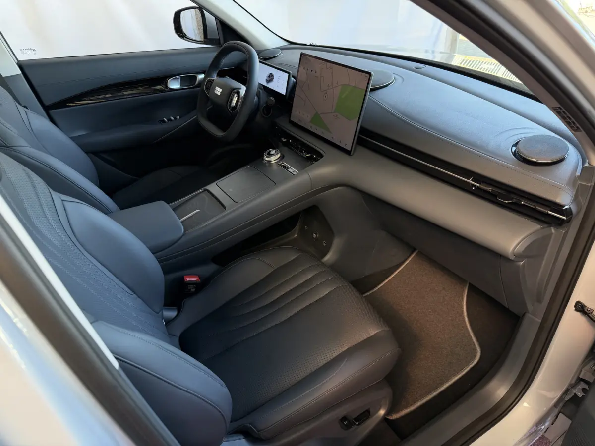 Pro+ 68 kWh | 475 km WLTP | Moonlight Silver 8 Jaar Garantie | 360° Camera | Warmtepomp | Leder | Blind Spot