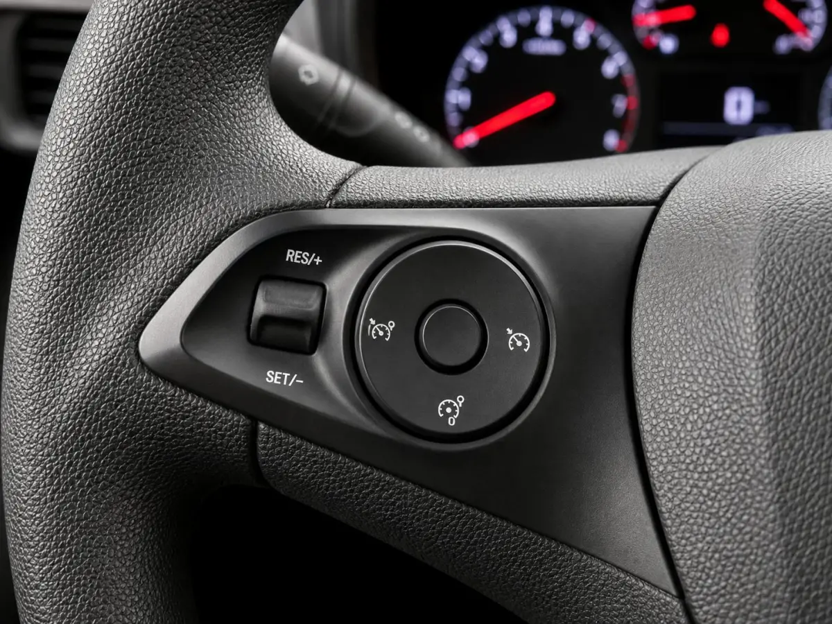 1.5D L1H1 102 pk Edition Navigatie Apple CarPlay Android Auto Parkeerhulp achter Airco DAB