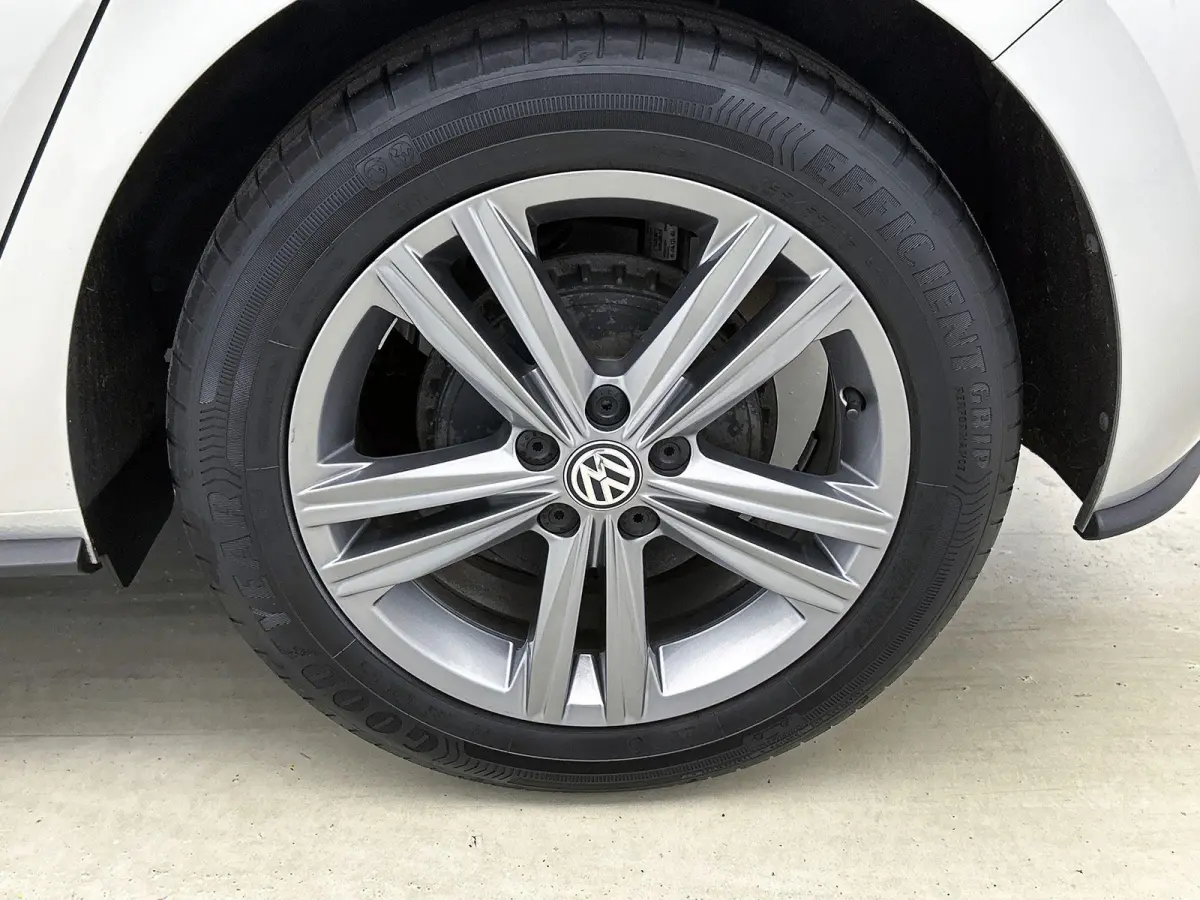 1.0 TSI Highline Business R | 95 PK | Automaat | Trekhaak | Climatronic Automatische Airco | Cruise Control Adaptief | Navigatie | Parkeersensoren  | Digital Cockpit PRO |