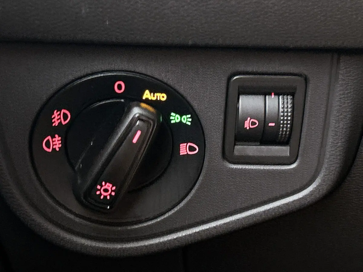 1.0 TSI Highline Business R | 95 PK | Automaat | Trekhaak | Climatronic Automatische Airco | Cruise Control Adaptief | Navigatie | Parkeersensoren  | Digital Cockpit PRO |