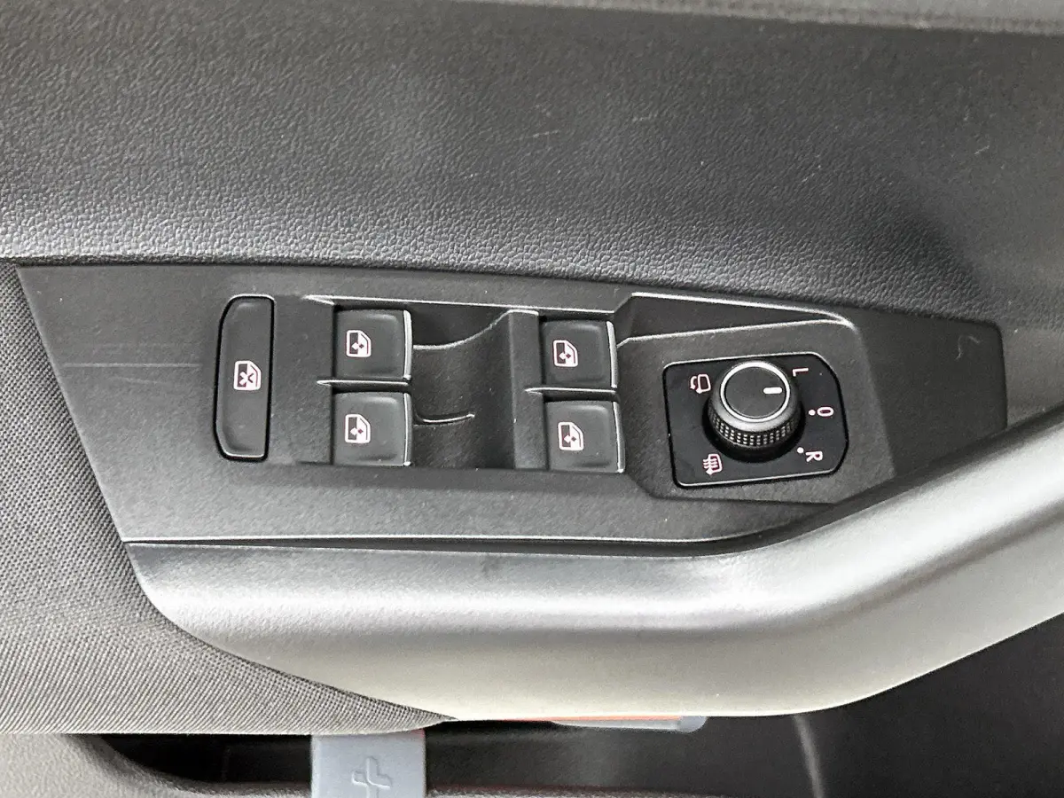 1.0 TSI Highline Business R | 95 PK | Automaat | Trekhaak | Climatronic Automatische Airco | Cruise Control Adaptief | Navigatie | Parkeersensoren  | Digital Cockpit PRO |