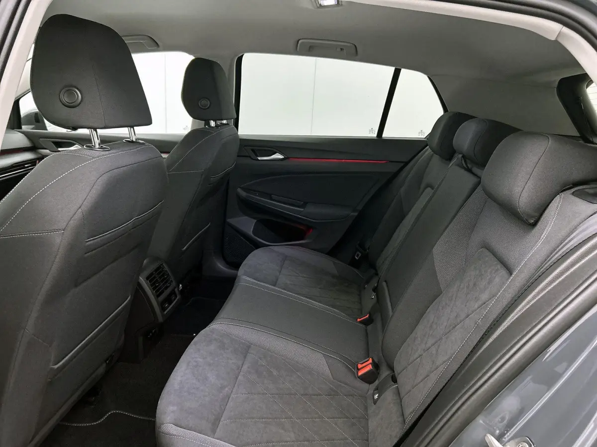 1.4 eHybrid Style | 204 PK | Soh 100% | Parkeercamera | Stoel en Stuurverwarming | Parkeersensoren | Ergo Stoelen (Incl. Massage + Memory) | Apple Carplay / Android Auto