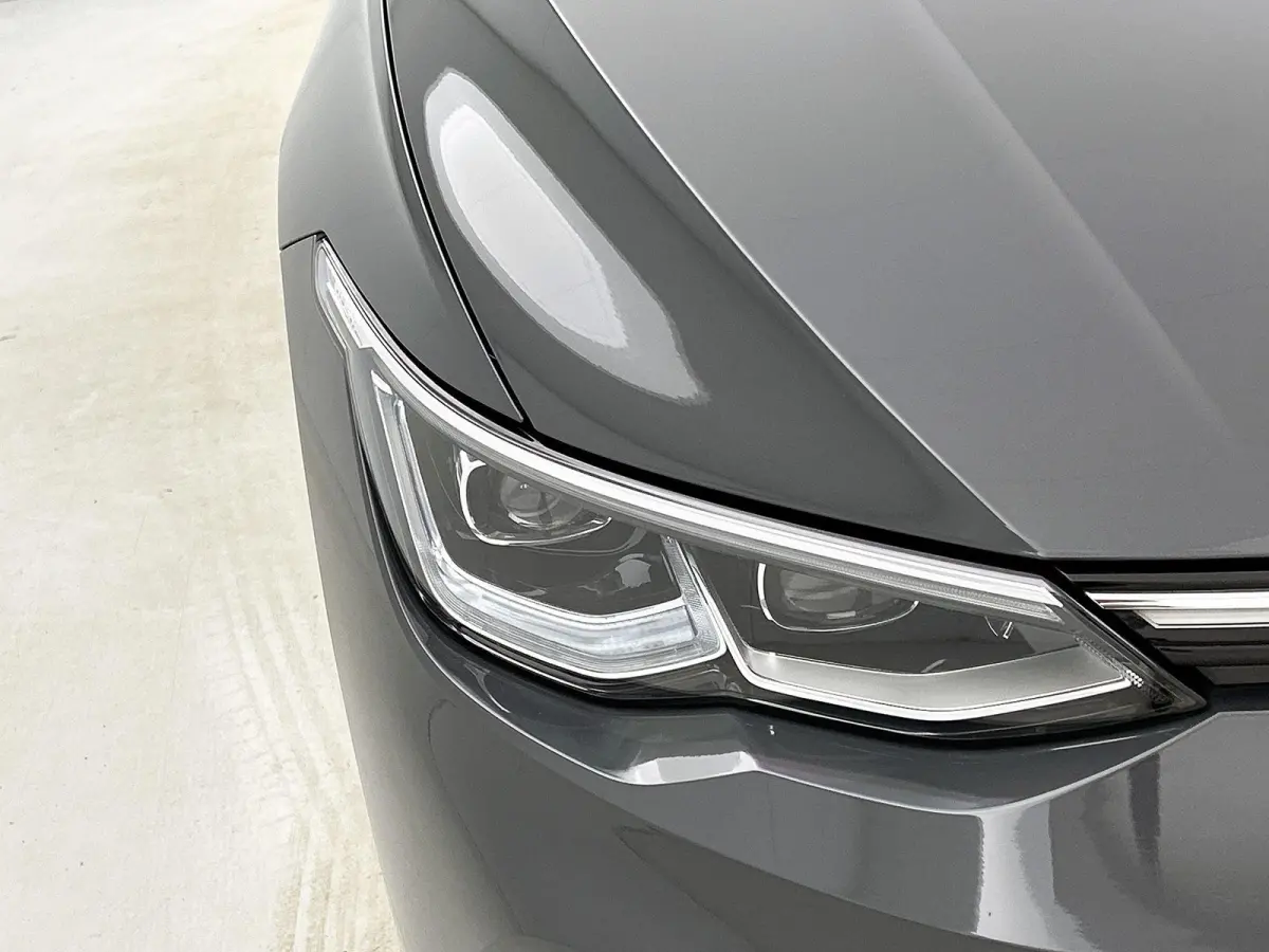 1.4 eHybrid Style | 204 PK | Soh 100% | Parkeercamera | Stoel en Stuurverwarming | Parkeersensoren | Ergo Stoelen (Incl. Massage + Memory) | Apple Carplay / Android Auto