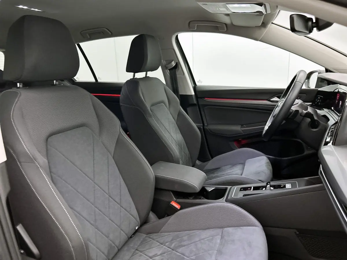 1.4 eHybrid Style | 204 PK | Soh 100% | Parkeercamera | Stoel en Stuurverwarming | Parkeersensoren | Ergo Stoelen (Incl. Massage + Memory) | Apple Carplay / Android Auto