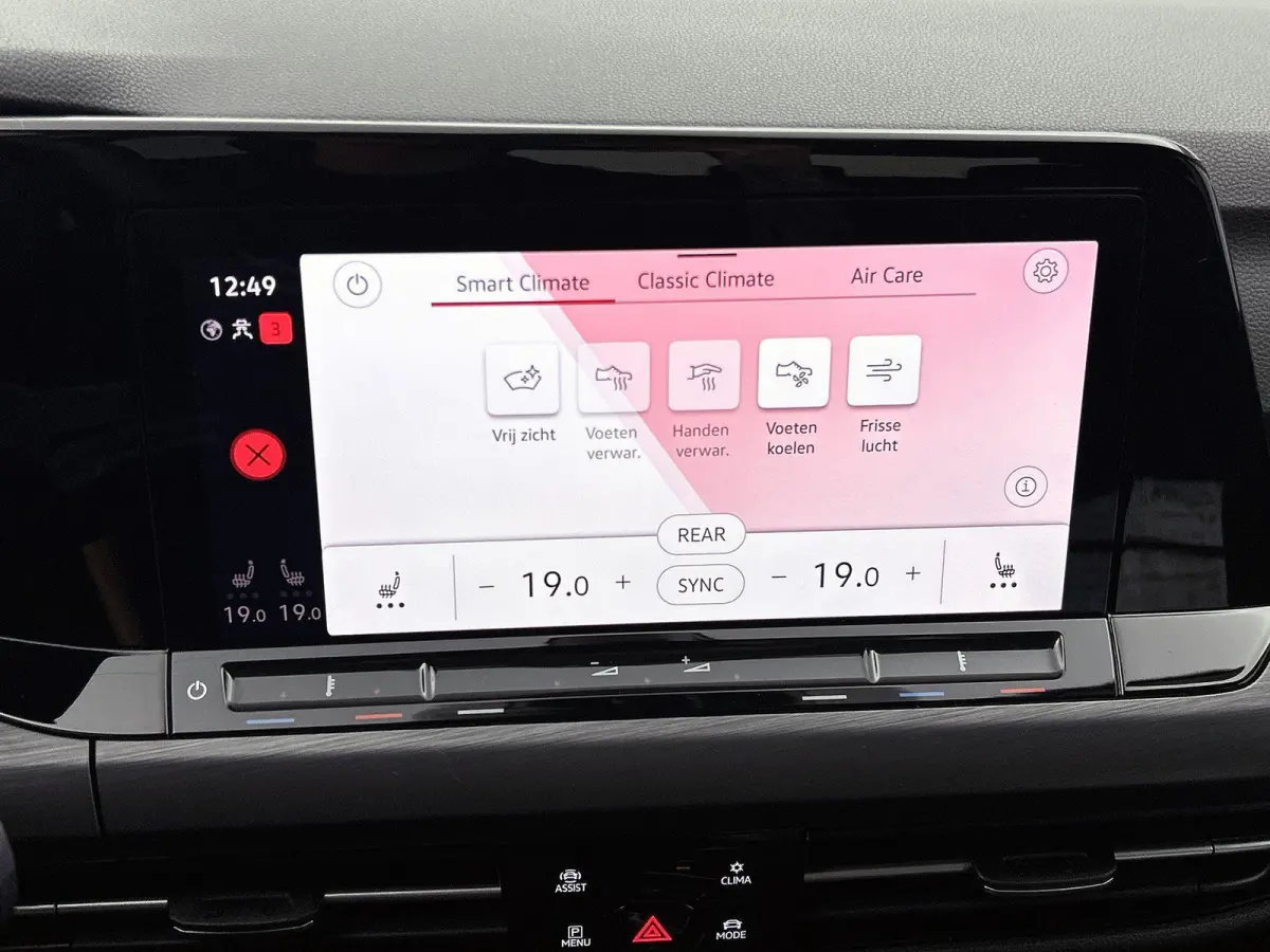 1.4 eHybrid Style | 204 PK | Soh 100% | Parkeercamera | Stoel en Stuurverwarming | Parkeersensoren | Ergo Stoelen (Incl. Massage + Memory) | Apple Carplay / Android Auto