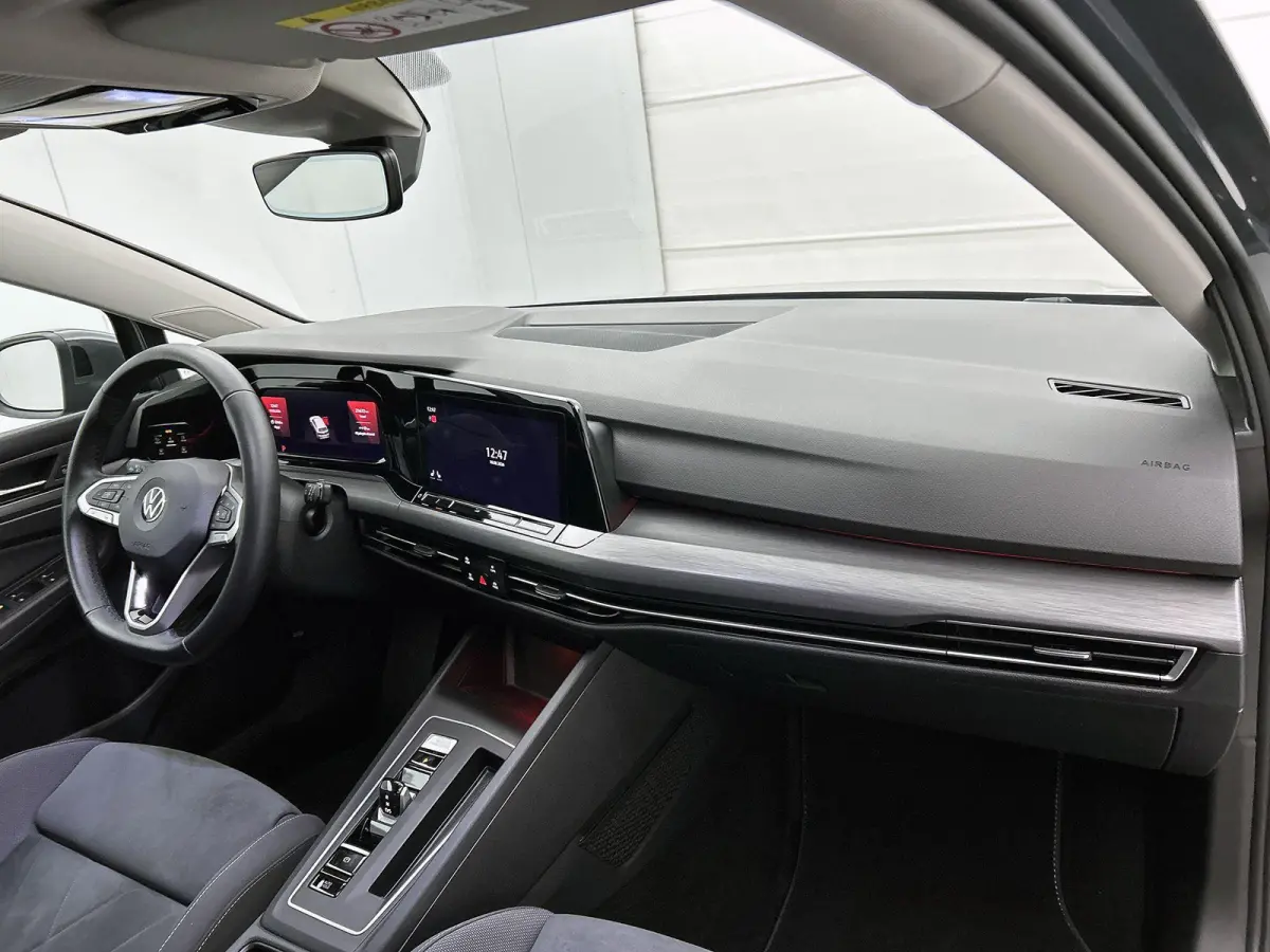 1.4 eHybrid Style | 204 PK | Soh 100% | Parkeercamera | Stoel en Stuurverwarming | Parkeersensoren | Ergo Stoelen (Incl. Massage + Memory) | Apple Carplay / Android Auto