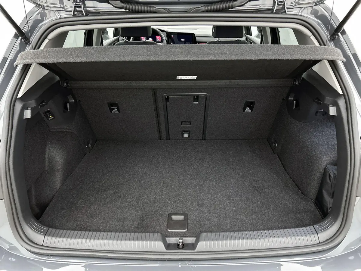 1.4 eHybrid Style | 204 PK | Soh 100% | Parkeercamera | Stoel en Stuurverwarming | Parkeersensoren | Ergo Stoelen (Incl. Massage + Memory) | Apple Carplay / Android Auto