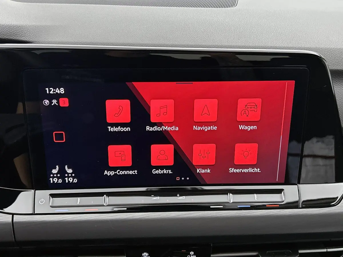 1.4 eHybrid Style | 204 PK | Soh 100% | Parkeercamera | Stoel en Stuurverwarming | Parkeersensoren | Ergo Stoelen (Incl. Massage + Memory) | Apple Carplay / Android Auto
