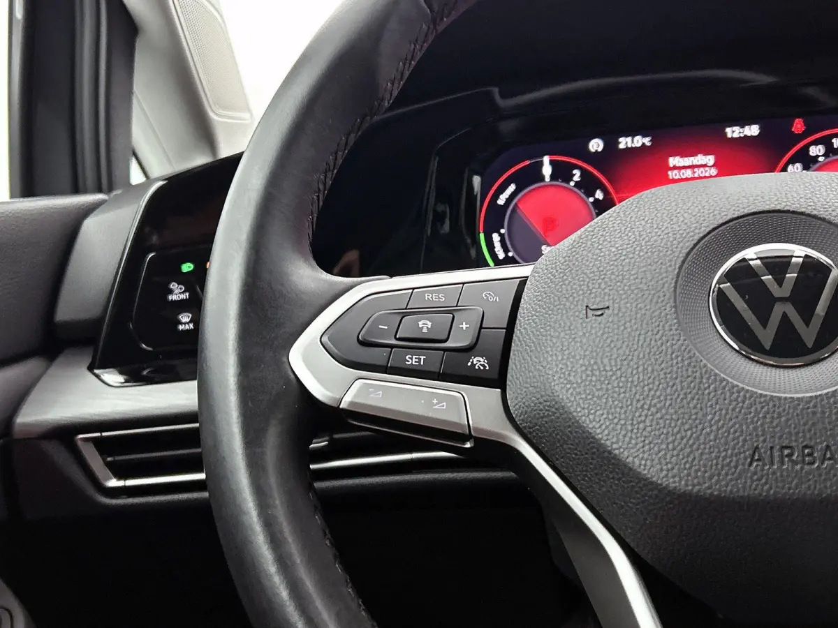 1.4 eHybrid Style | 204 PK | Soh 100% | Parkeercamera | Stoel en Stuurverwarming | Parkeersensoren | Ergo Stoelen (Incl. Massage + Memory) | Apple Carplay / Android Auto