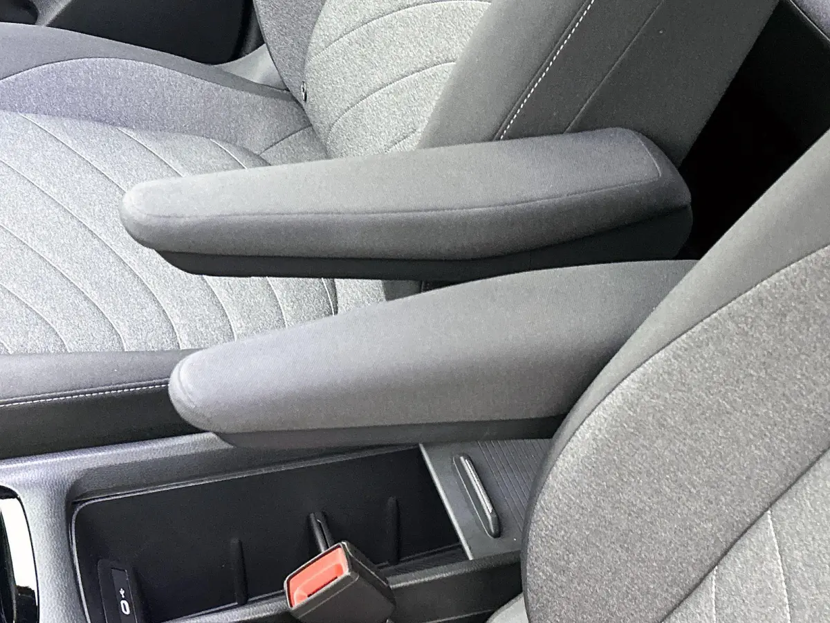 Pro Business 59 kWh | SoH 91% | Olive Green | Keyless | Parkeercamera | Stoelverwarming | Navigatie | Carplay / Android Auto