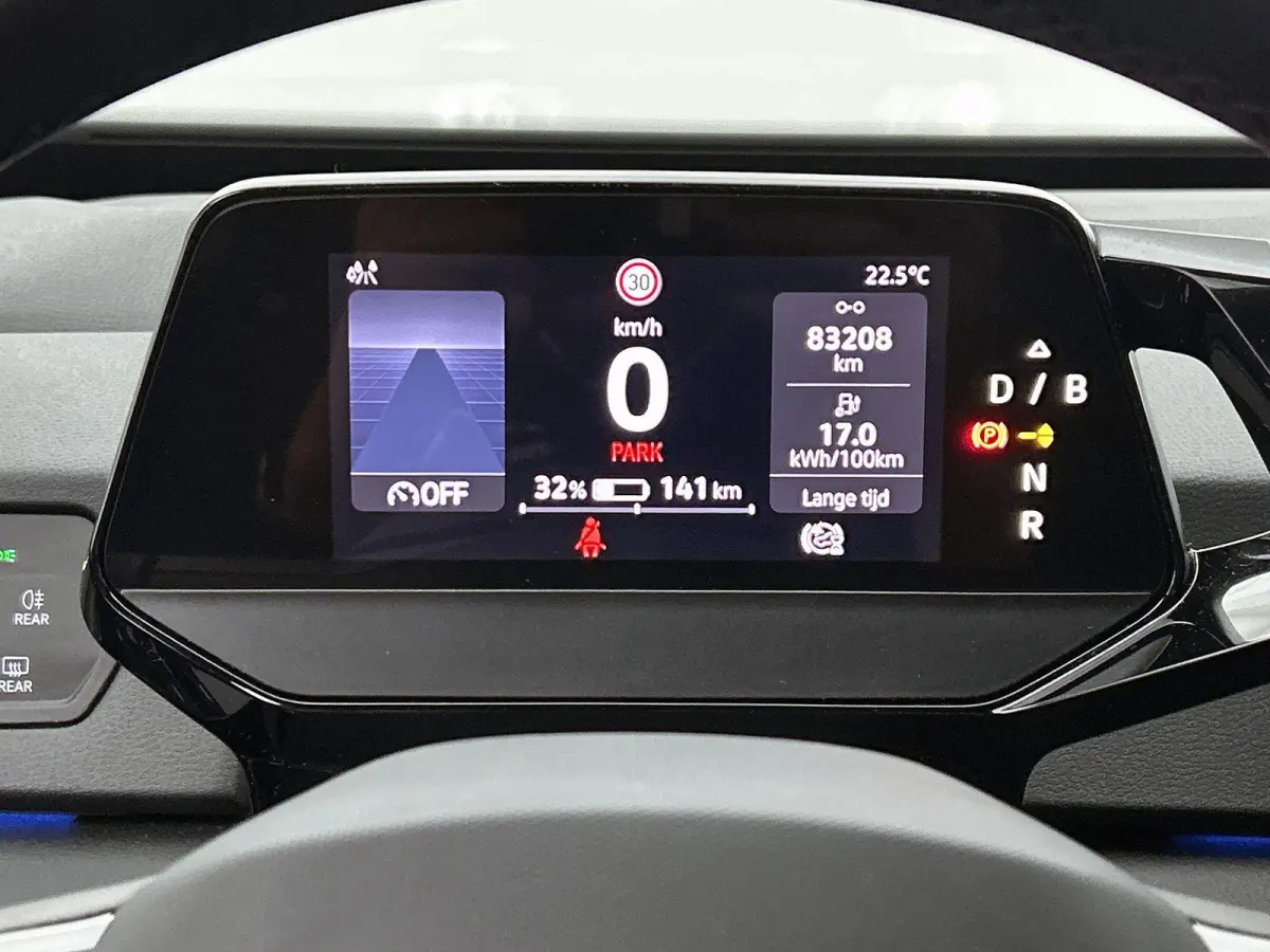Pro Business 59 kWh | SoH 91% | Olive Green | Keyless | Parkeercamera | Stoelverwarming | Navigatie | Carplay / Android Auto