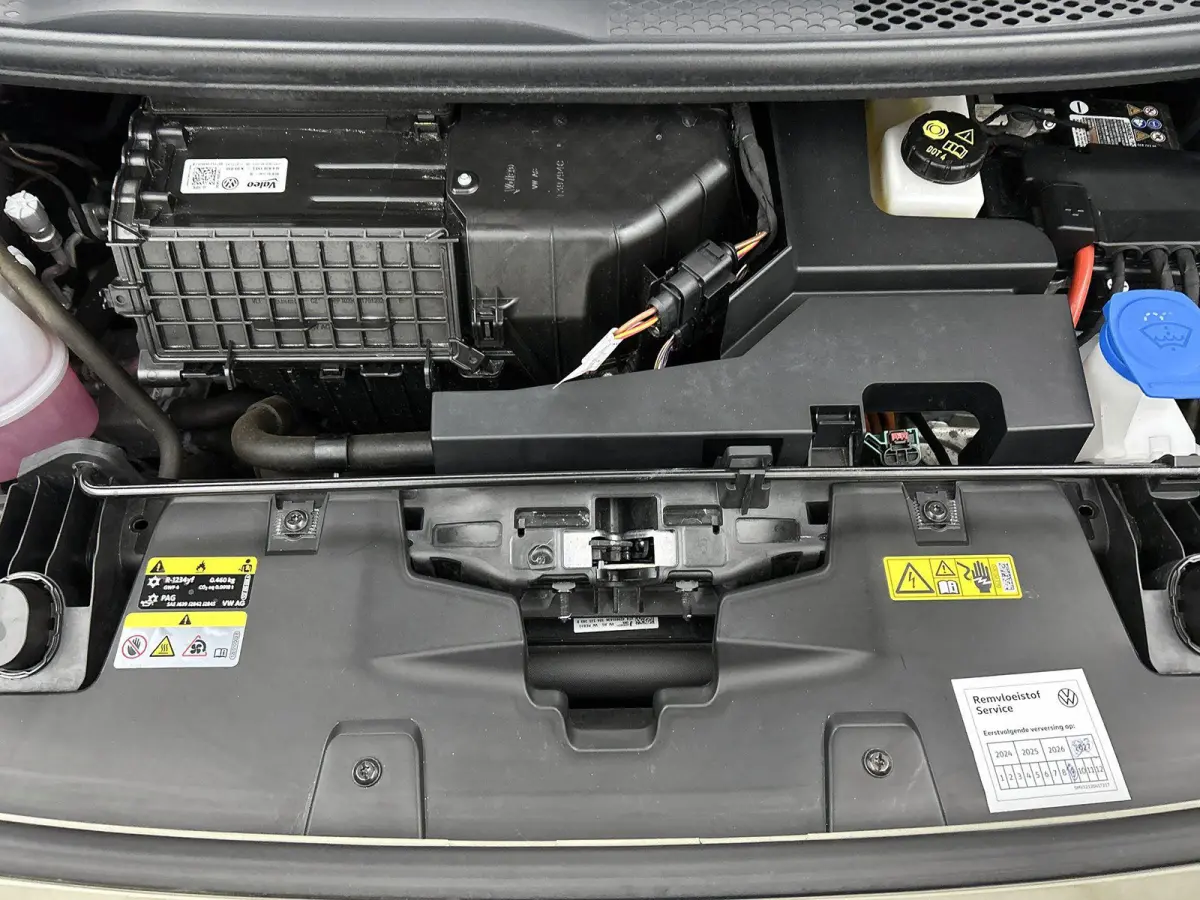 Pro Business 59 kWh | SoH 91% | Olive Green | Keyless | Parkeercamera | Stoelverwarming | Navigatie | Carplay / Android Auto
