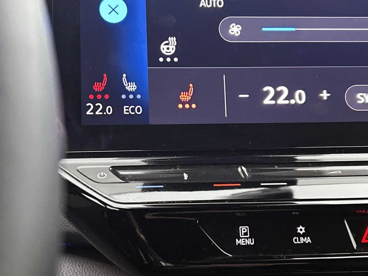Pro Business 59 kWh | SoH 91% | Olive Green | Keyless | Parkeercamera | Stoelverwarming | Navigatie | Carplay / Android Auto