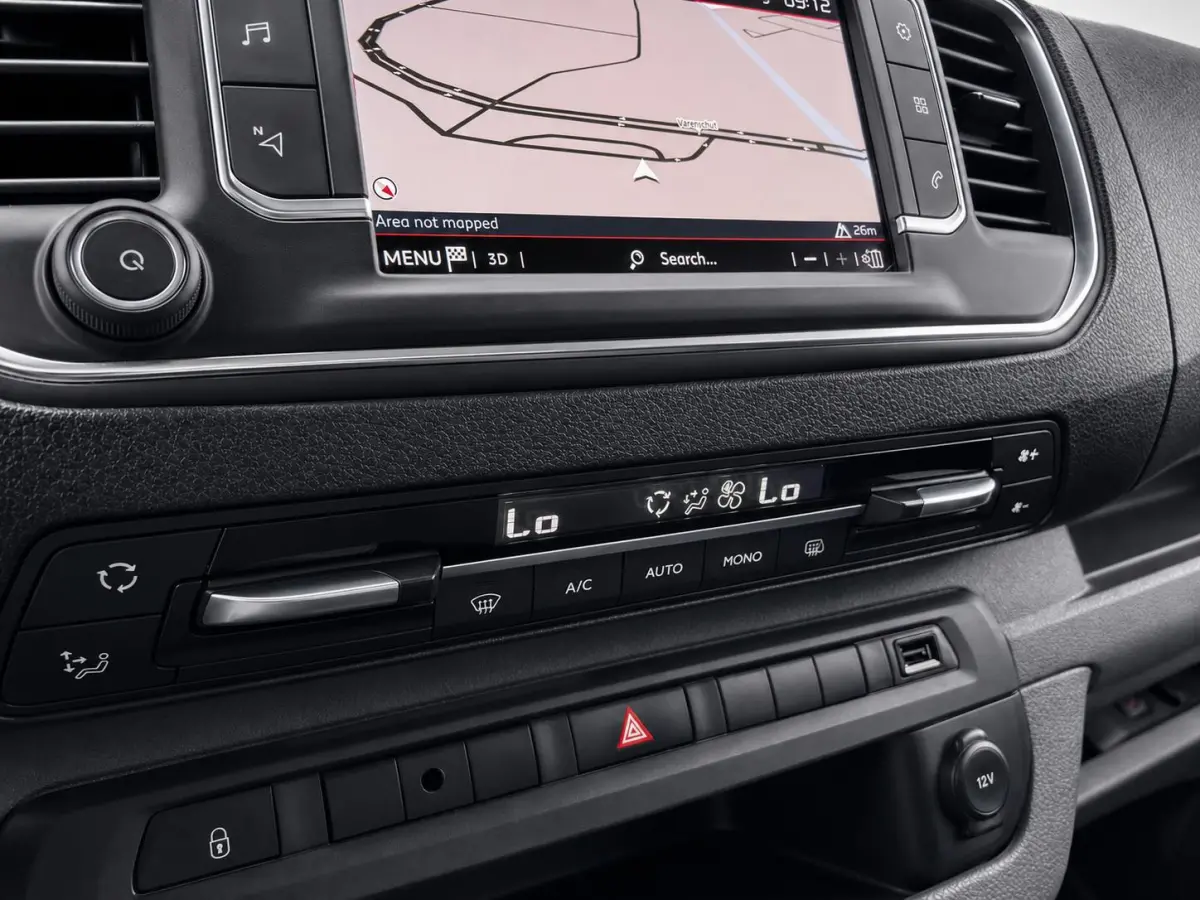 2.0 BlueHDI 120 XL Driver DC Imperiaal Trekhaak Navigatie Apple CarPlay Android Auto Camera Parkeerhulp Cruise Control Verwarmbare bestuurdersstoel Climate Control