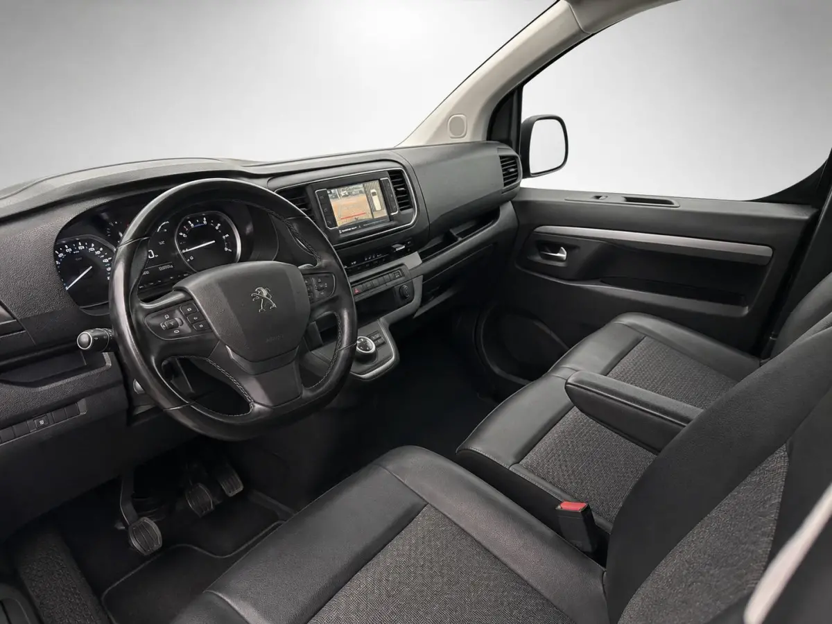 2.0 BlueHDI 120 XL Driver DC Imperiaal Trekhaak Navigatie Apple CarPlay Android Auto Camera Parkeerhulp Cruise Control Verwarmbare bestuurdersstoel Climate Control