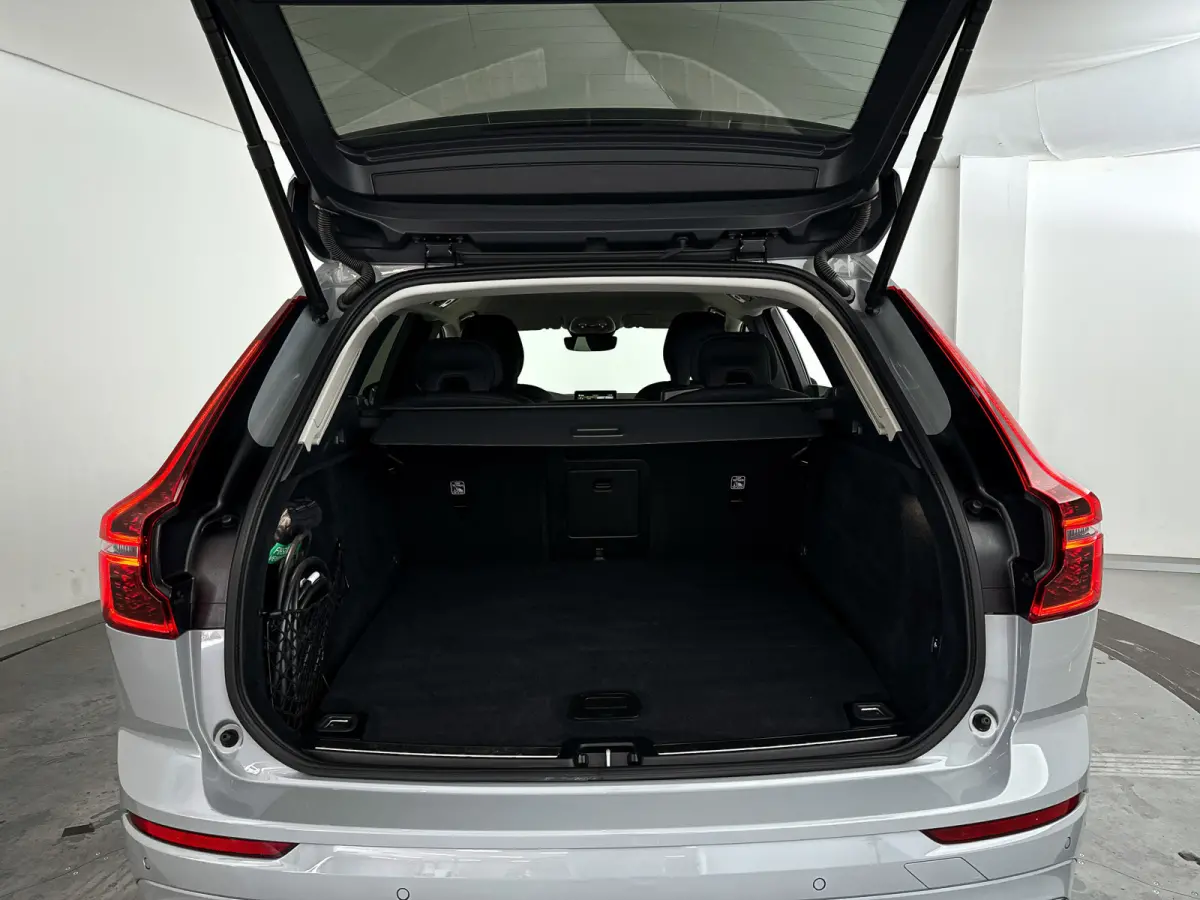 T6 Plug-in hybrid AWD Plus Bright | SOH 99% | 360° camera | Harman Kardon | Stoel- en stuurverwarming | Trekhaak