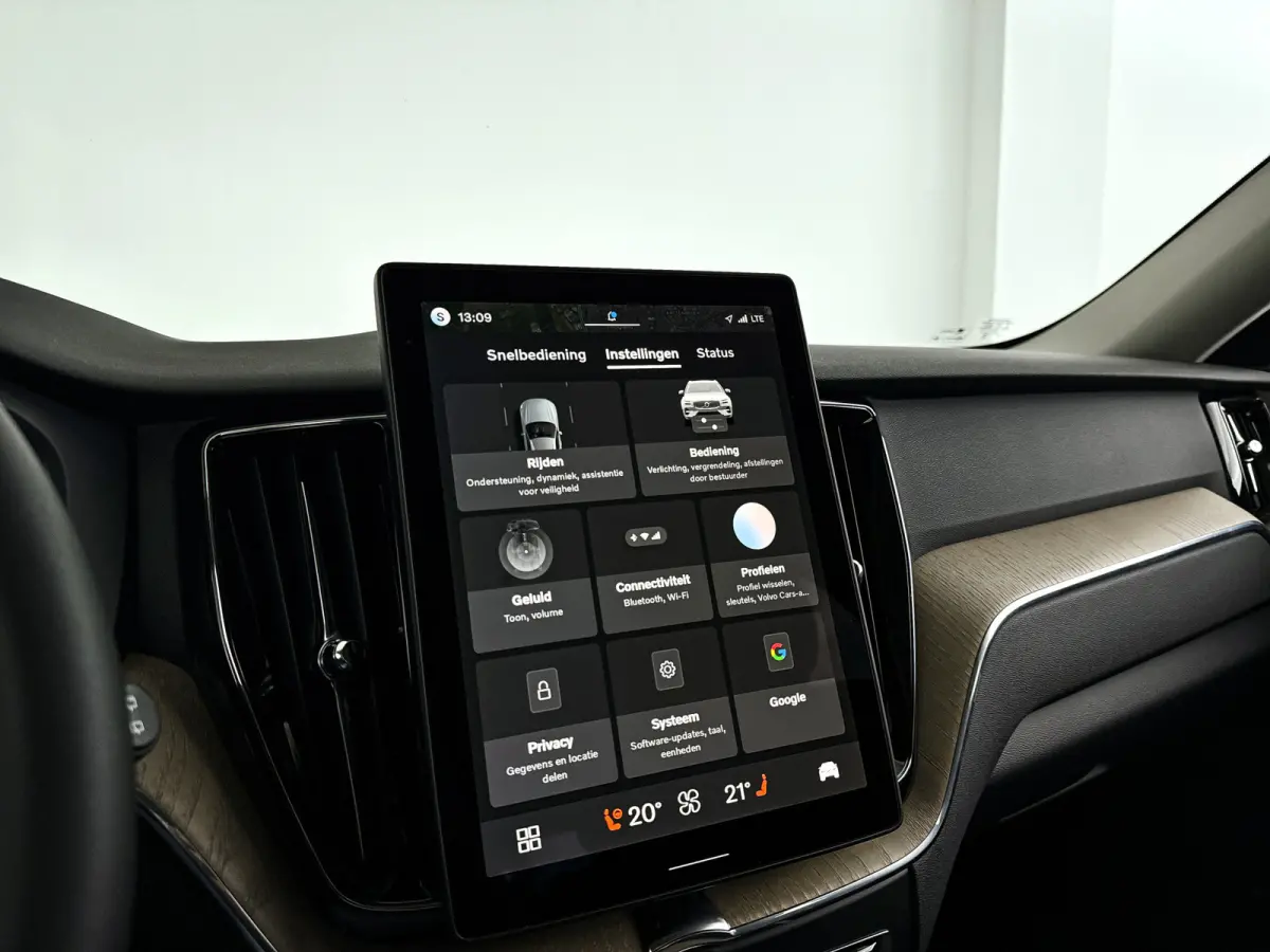 T6 Plug-in hybrid AWD Plus Bright | SOH 99% | 360° camera | Harman Kardon | Stoel- en stuurverwarming | Trekhaak