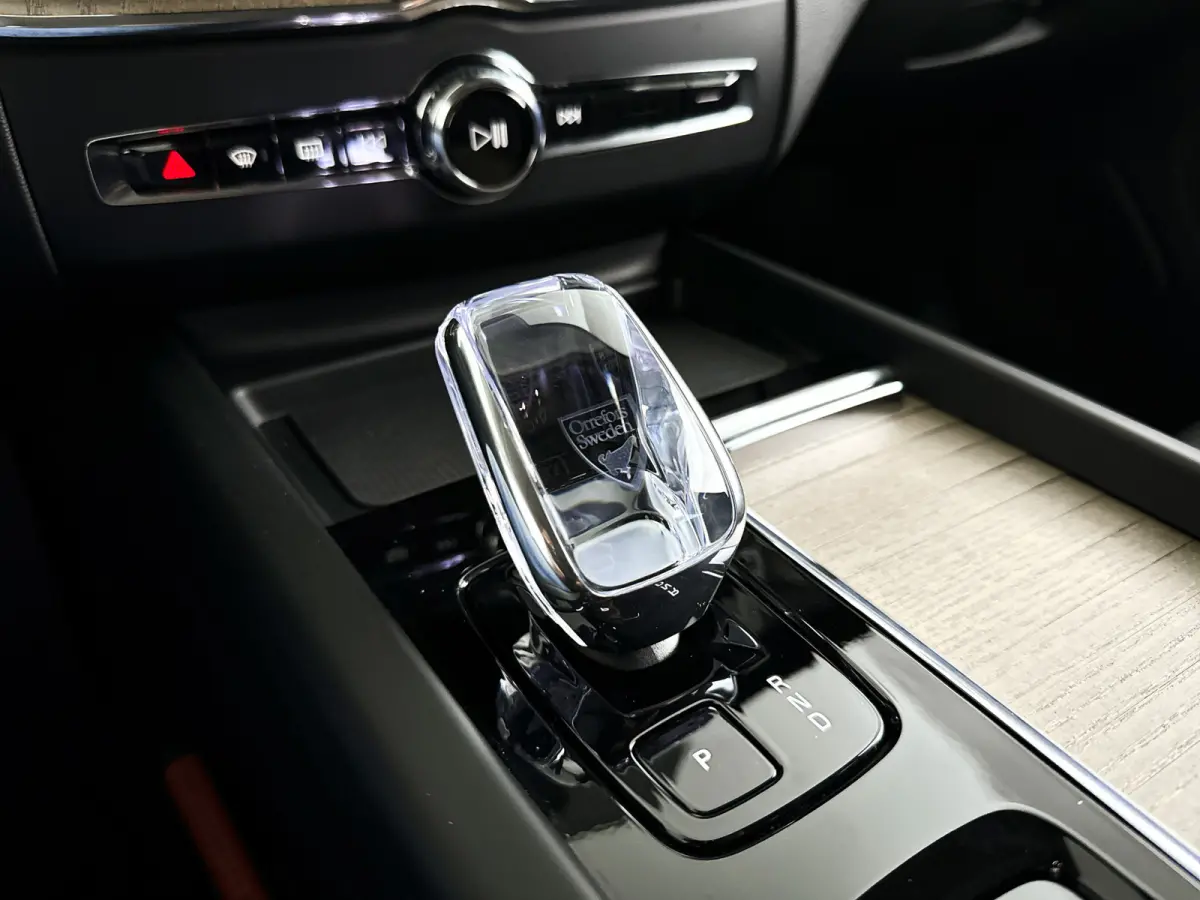 T6 Plug-in hybrid AWD Plus Bright | SOH 99% | 360° camera | Harman Kardon | Stoel- en stuurverwarming | Trekhaak