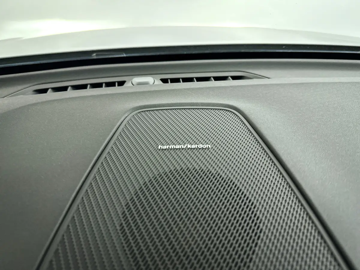 T6 Plug-in hybrid AWD Plus Bright | SOH 99% | 360° camera | Harman Kardon | Stoel- en stuurverwarming | Trekhaak