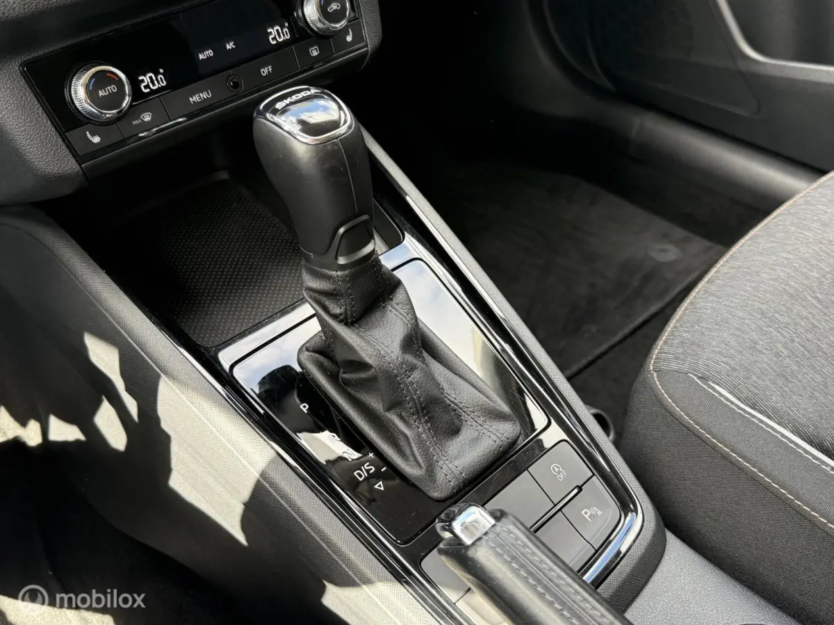 1.0 TSI Style AUTOMAAT | CARPLAY | PDC | CLIMA