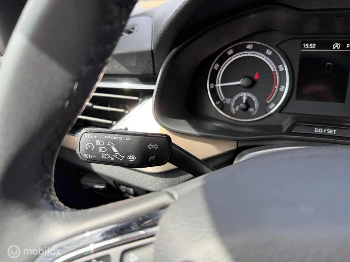 1.0 TSI Style AUTOMAAT | CARPLAY | PDC | CLIMA