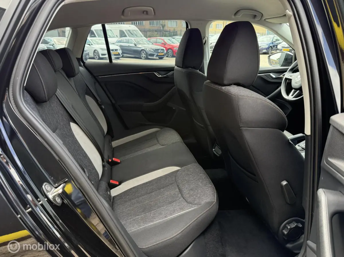 1.0 TSI Style AUTOMAAT | CARPLAY | PDC | CLIMA