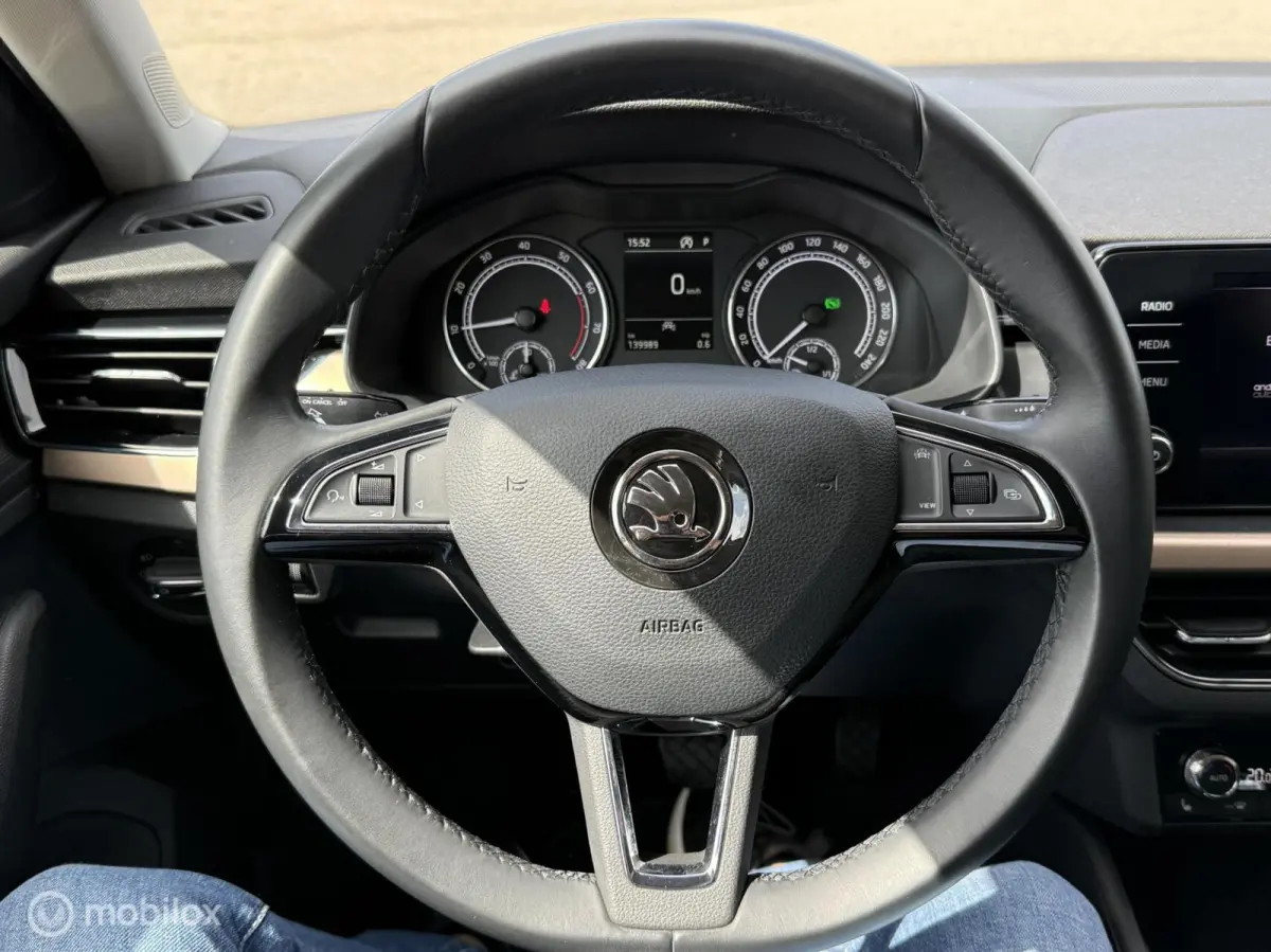 1.0 TSI Style AUTOMAAT | CARPLAY | PDC | CLIMA