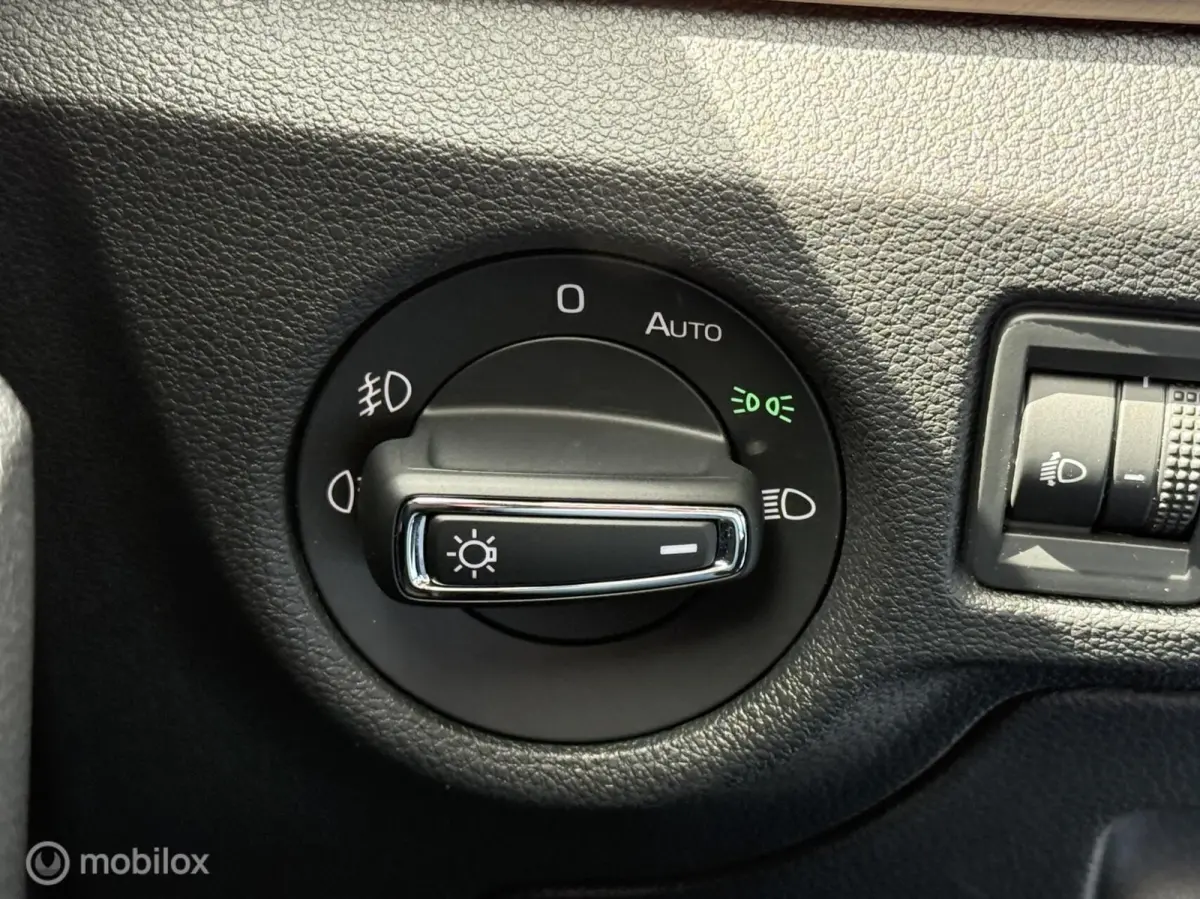 1.0 TSI Style AUTOMAAT | CARPLAY | PDC | CLIMA