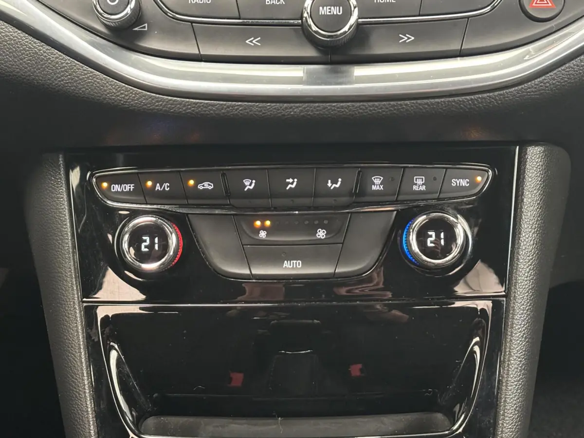 1.4 Turbo S/S / Carplay / Navi / Camera / Dodehoek / Clima / DealerOH