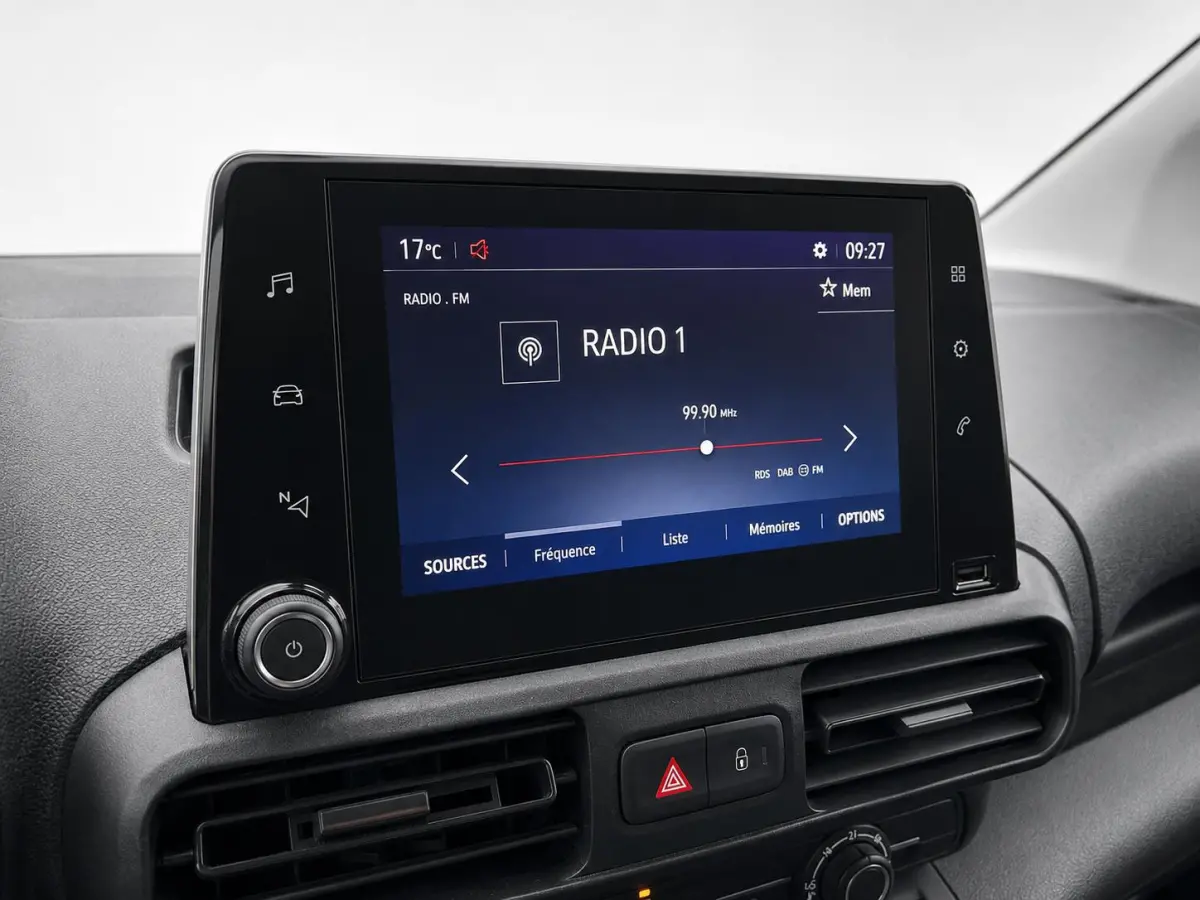 1.5D L2H1 Edition Navigatie Apple CarPlay Android Auto Parkeerhulp achter Climate Control