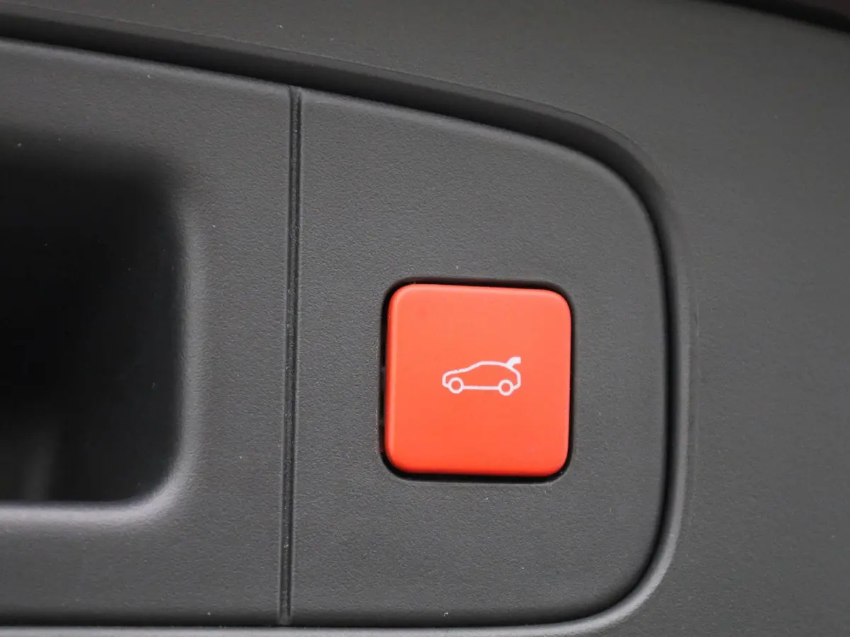 1.6 Plug-in Hybrid 225 Shine AUTOMAAT | PANORAMADAK | VIRTUEEL | NAVIGATIE | LEDER | CLIMA | ADAPTIEVE CRUISE | 360 CAMERA | APPLE CARPLAY | HEAD-UP | 12 MAANDEN BOVAG GARANTIE |