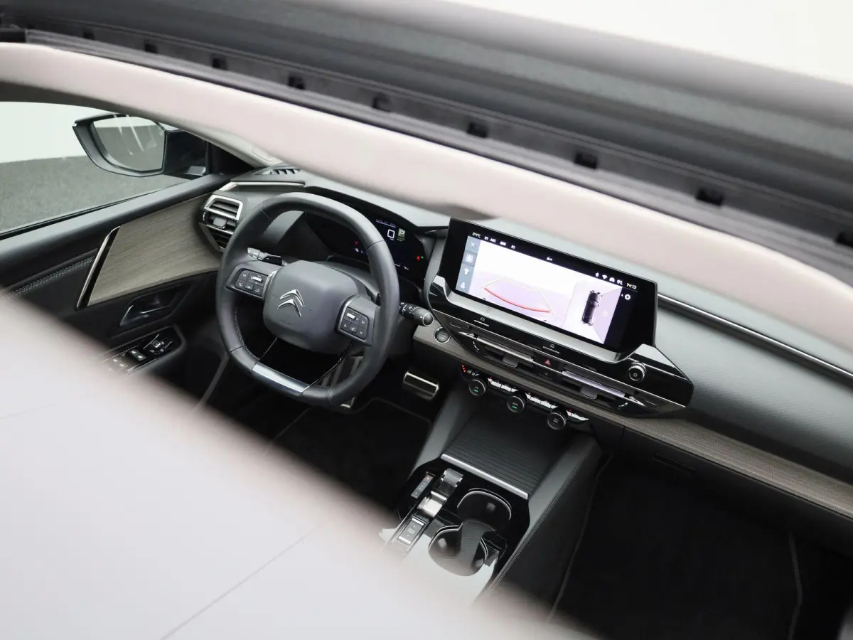 1.6 Plug-in Hybrid 225 Shine AUTOMAAT | PANORAMADAK | VIRTUEEL | NAVIGATIE | LEDER | CLIMA | ADAPTIEVE CRUISE | 360 CAMERA | APPLE CARPLAY | HEAD-UP | 12 MAANDEN BOVAG GARANTIE |