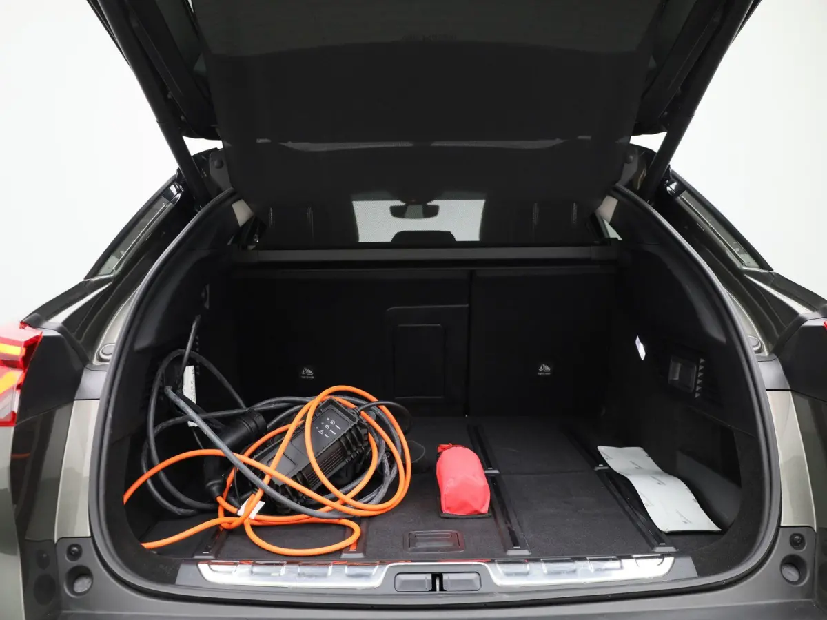 1.6 Plug-in Hybrid 225 Shine AUTOMAAT | PANORAMADAK | VIRTUEEL | NAVIGATIE | LEDER | CLIMA | ADAPTIEVE CRUISE | 360 CAMERA | APPLE CARPLAY | HEAD-UP | 12 MAANDEN BOVAG GARANTIE |
