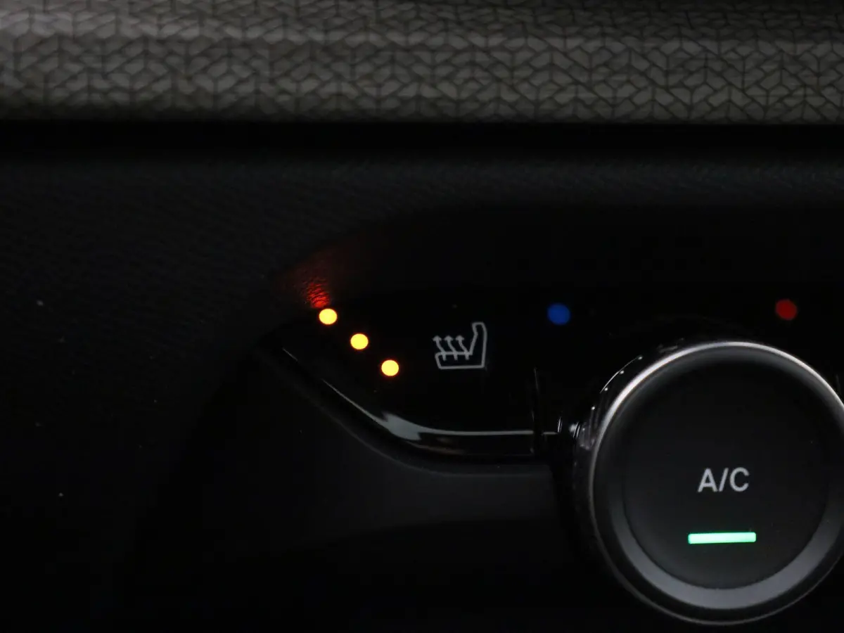 1.6 Plug-in Hybrid 225 Shine AUTOMAAT | PANORAMADAK | VIRTUEEL | NAVIGATIE | LEDER | CLIMA | ADAPTIEVE CRUISE | 360 CAMERA | APPLE CARPLAY | HEAD-UP | 12 MAANDEN BOVAG GARANTIE |
