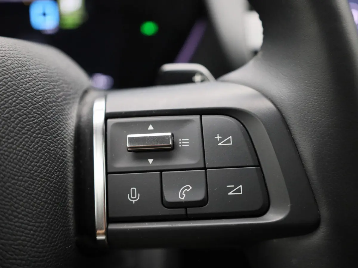 1.6 Plug-in Hybrid 225 Shine AUTOMAAT | PANORAMADAK | VIRTUEEL | NAVIGATIE | LEDER | CLIMA | ADAPTIEVE CRUISE | 360 CAMERA | APPLE CARPLAY | HEAD-UP | 12 MAANDEN BOVAG GARANTIE |
