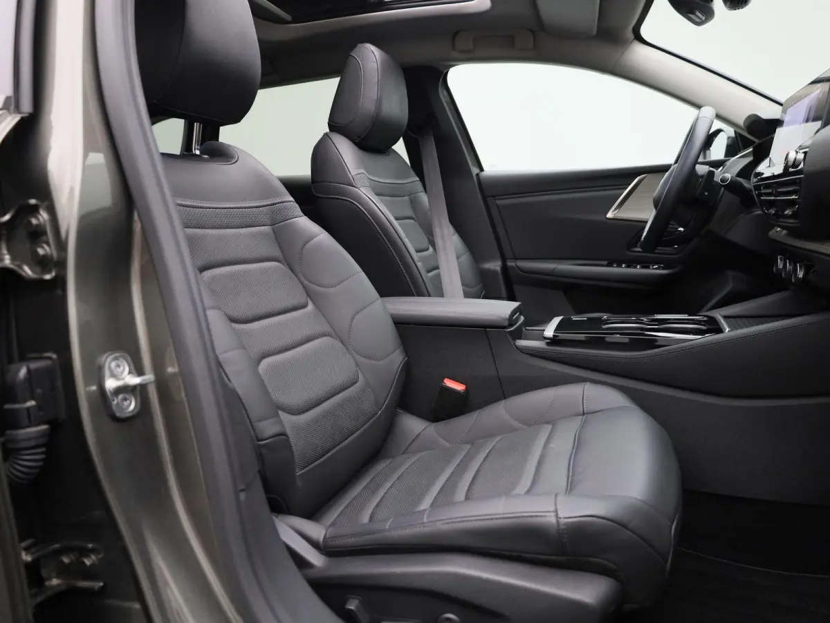 1.6 Plug-in Hybrid 225 Shine AUTOMAAT | PANORAMADAK | VIRTUEEL | NAVIGATIE | LEDER | CLIMA | ADAPTIEVE CRUISE | 360 CAMERA | APPLE CARPLAY | HEAD-UP | 12 MAANDEN BOVAG GARANTIE |