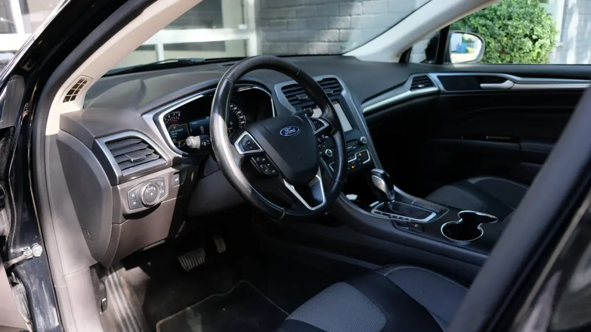 2.0 Titanium 240PK Carplay | Cruise | Panorama dak
