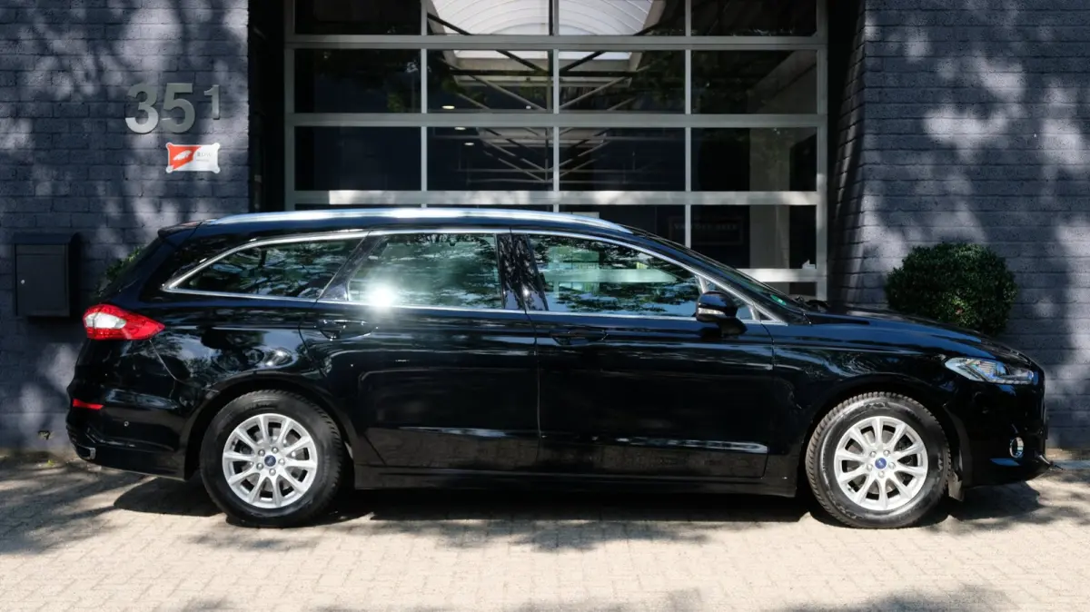 2.0 Titanium 240PK Carplay | Cruise | Panorama dak
