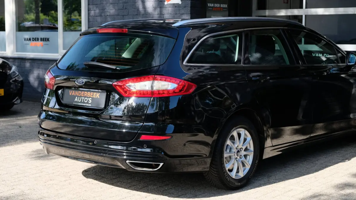 2.0 Titanium 240PK Carplay | Cruise | Panorama dak