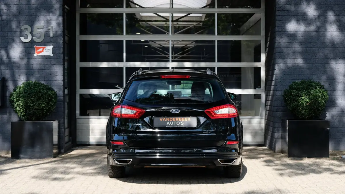 2.0 Titanium 240PK Carplay | Cruise | Panorama dak